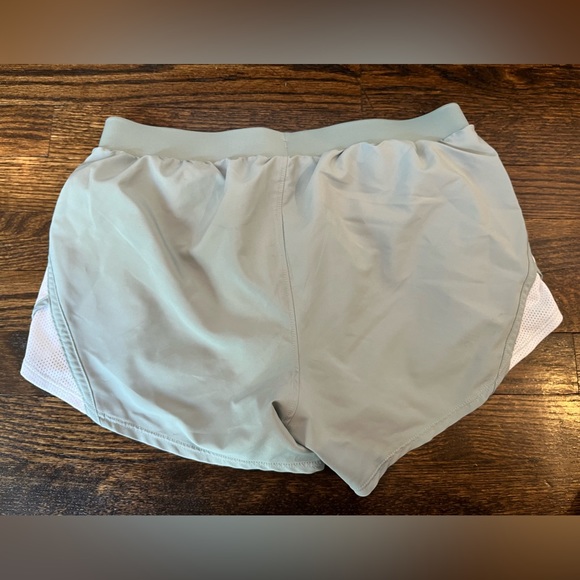 Under Armour Women's Fly By 2.0 Running Shorts - Picture 4 of 6